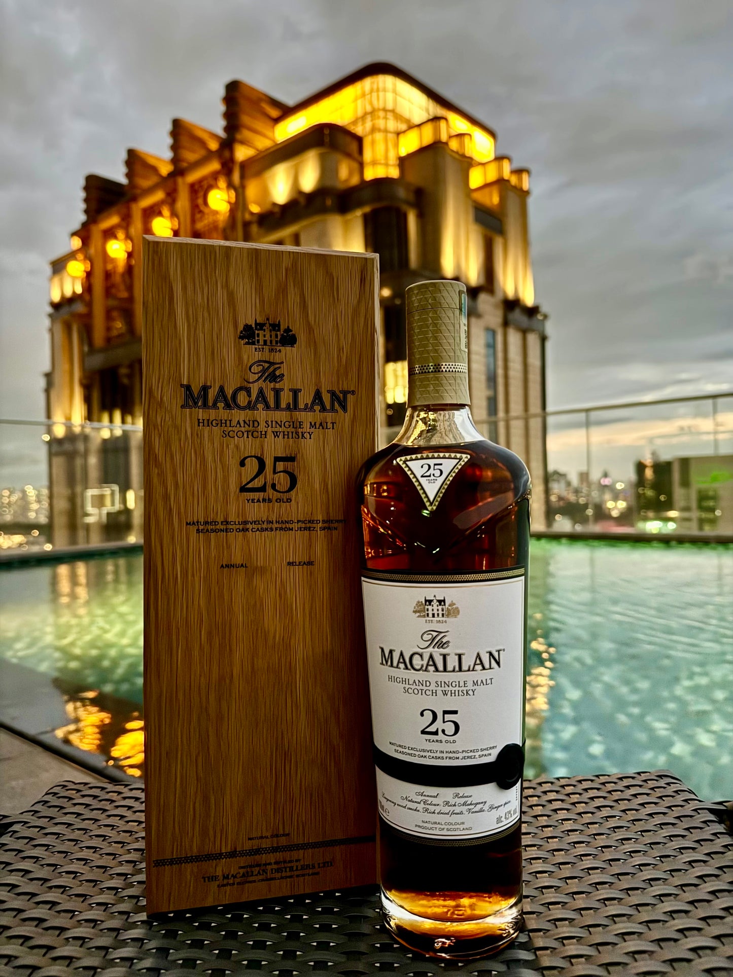 Macallan Sherry Oak 25 Years Old