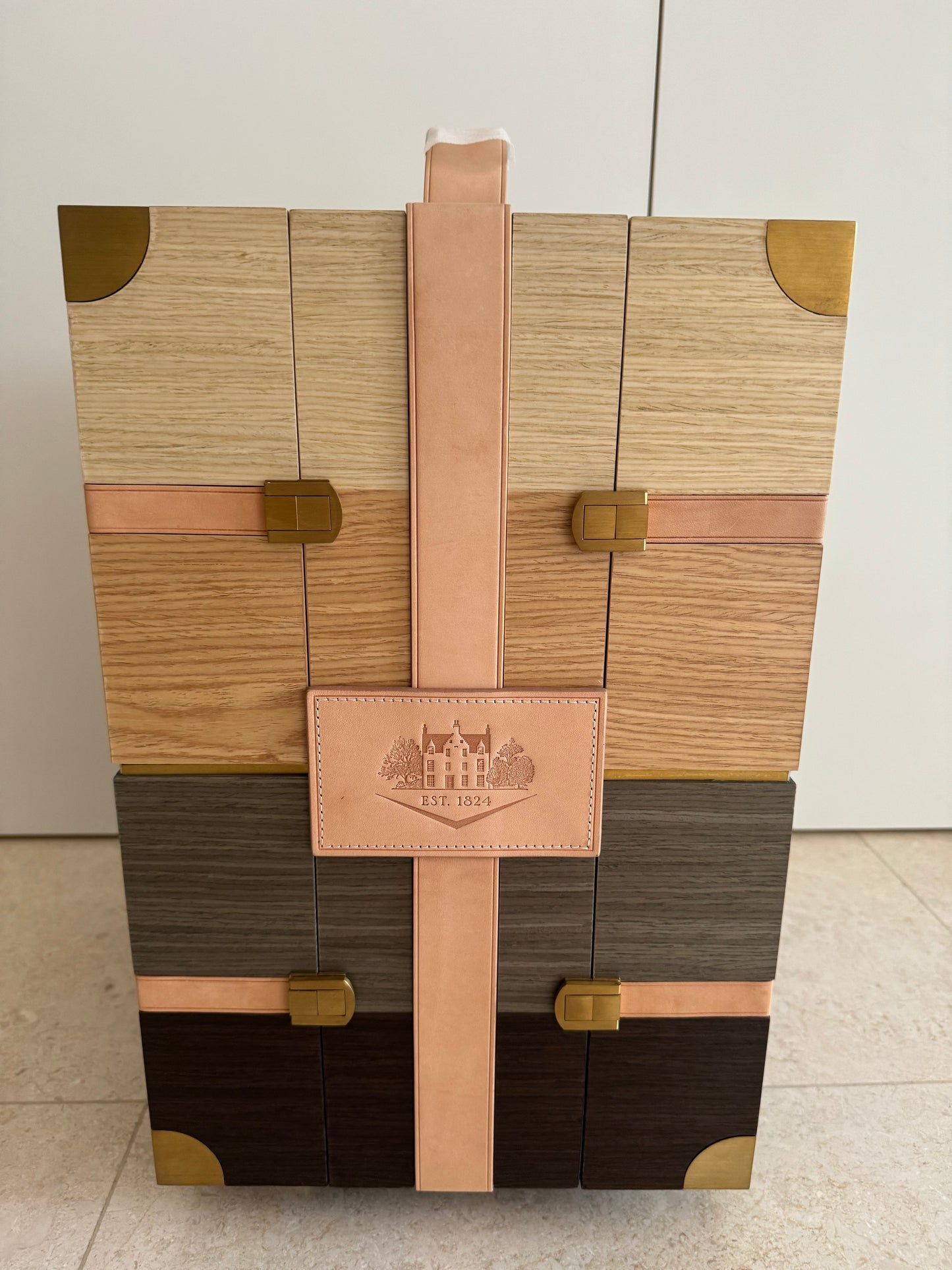 Macallan Edition Trunk with bottles no.1 - no.6